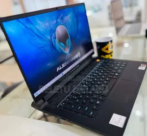 New Laptop Alienware M17x R2 16GB AMD Ryzen 7 SSD 512GB