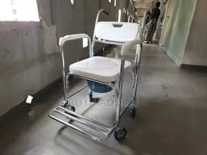 Photo - Commode Wheelchair黨派commode Wheelchair有效commode Wheelchair