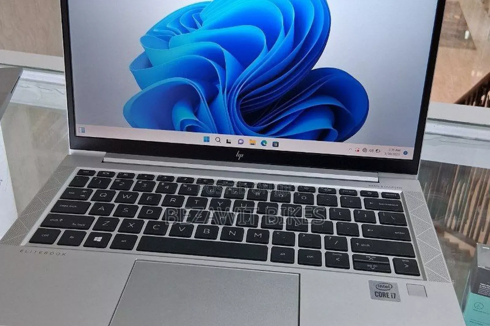 New Laptop HP EliteBook 830 G7 16GB Intel Core I7 SSD 512GB