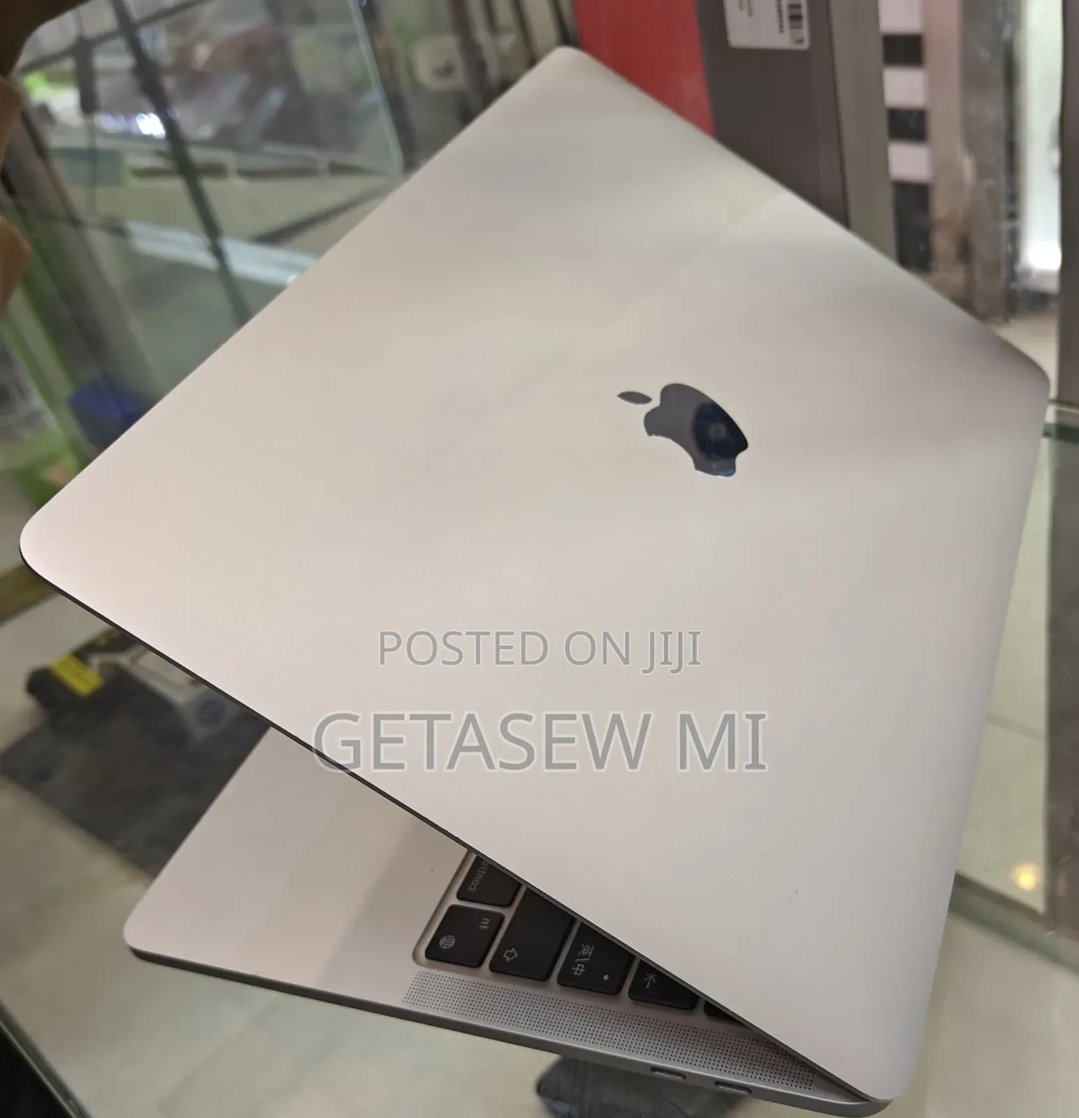 New Laptop Apple MacBook Pro M1 8GB Apple M1 Pro SSD 512GB