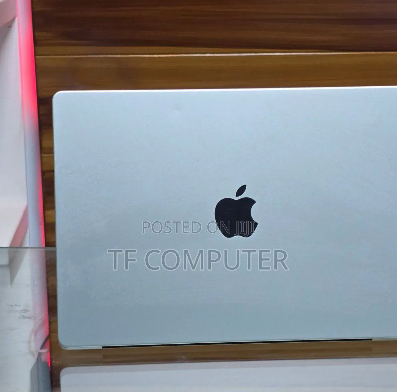 New Laptop Apple MacBook Pro 2023 M3 14-Inch 8GB Apple M3 Pro SSD 512GB