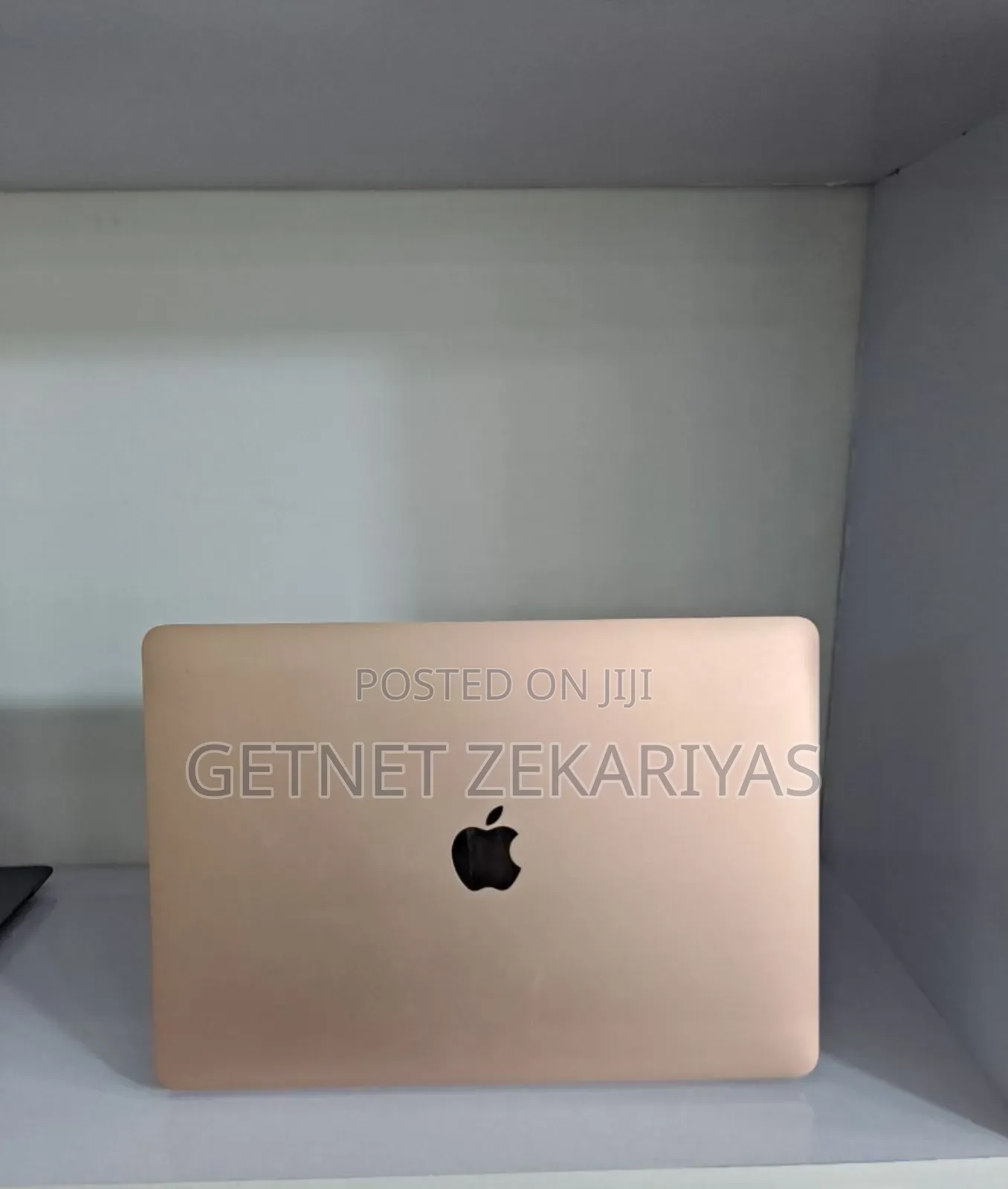 New Laptop Apple MacBook Pro 2019 8GB Intel Core I5 SSD 256GB
