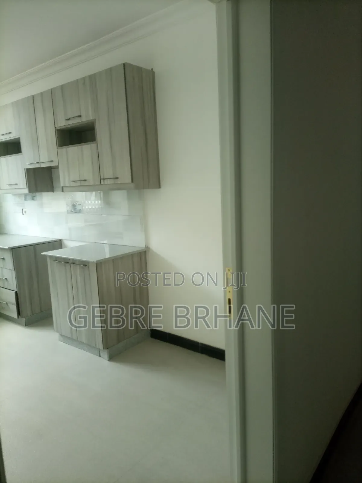 3bdrm Apartment in Apartment, Yeka for rent