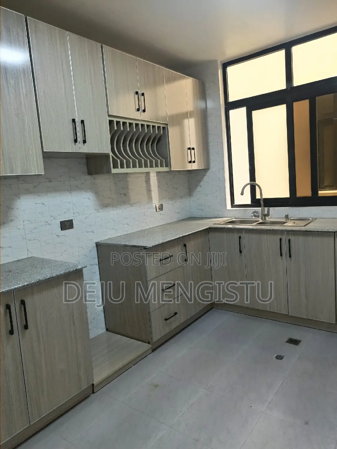 4bdrm Apartment in አይት ስንሻይን, Bole for rent