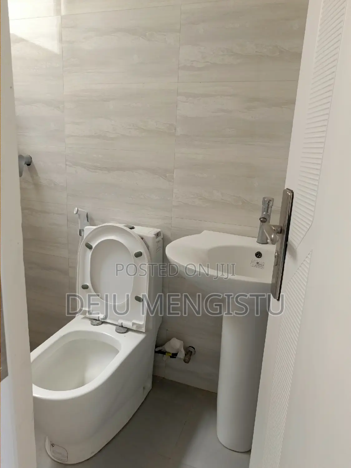 4bdrm Apartment in አይት ስንሻይን, Bole for rent