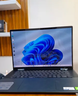 Photo - New Laptop Dell Inspiron 16 5620 16GB Intel Core I7 SSD 1T