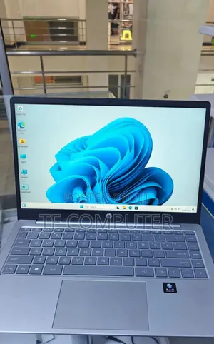 New Laptop HP Stream Notebook 16GB Intel Core I5 SSD 1T