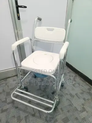 Commode Wheelchair當時commode Wheelchair起來commode Wheelchair