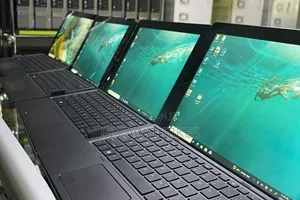 New Laptop HP Pro X2 612 8GB Intel Core I5 SSD 256GB