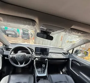 Toyota RAV4 2024 White