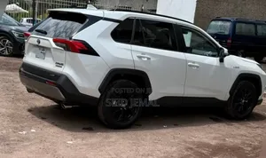 Toyota RAV4 2024 White