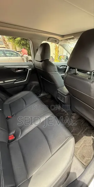 Toyota RAV4 2024 White