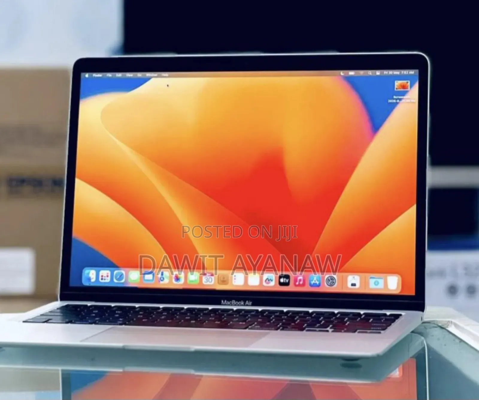 New Laptop Apple MacBook Pro 2020 M1 8GB Apple M1 SSD 256GB