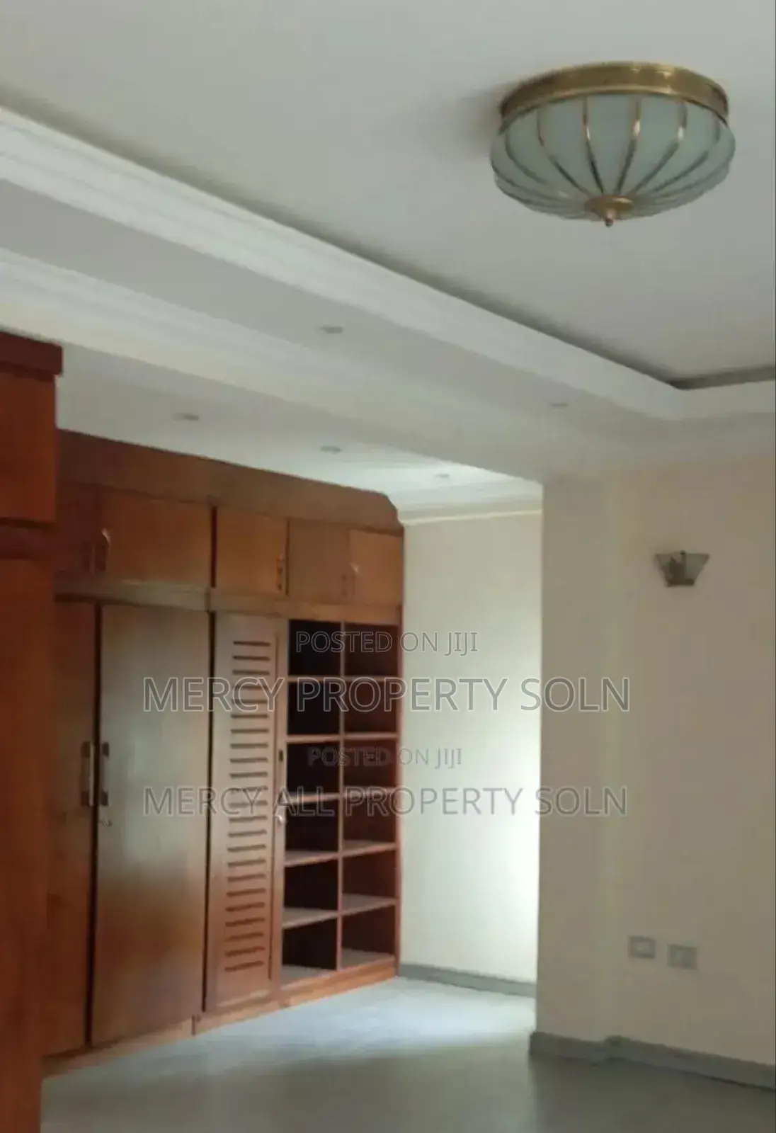 Furnished 5bdrm Villa in Bole for sale