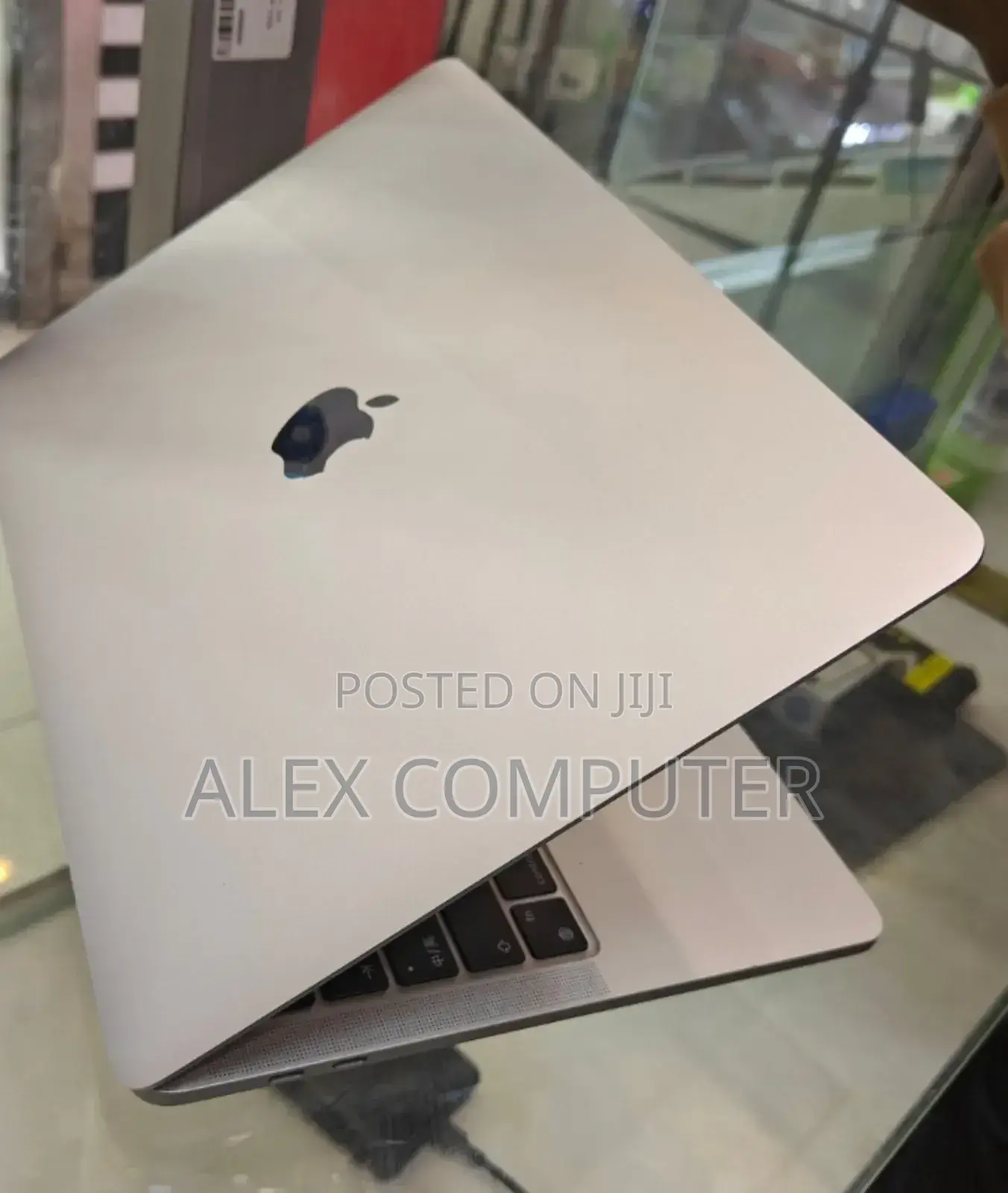 New Laptop Apple MacBook Pro 2021 M1 8GB Apple M1 SSD 512GB