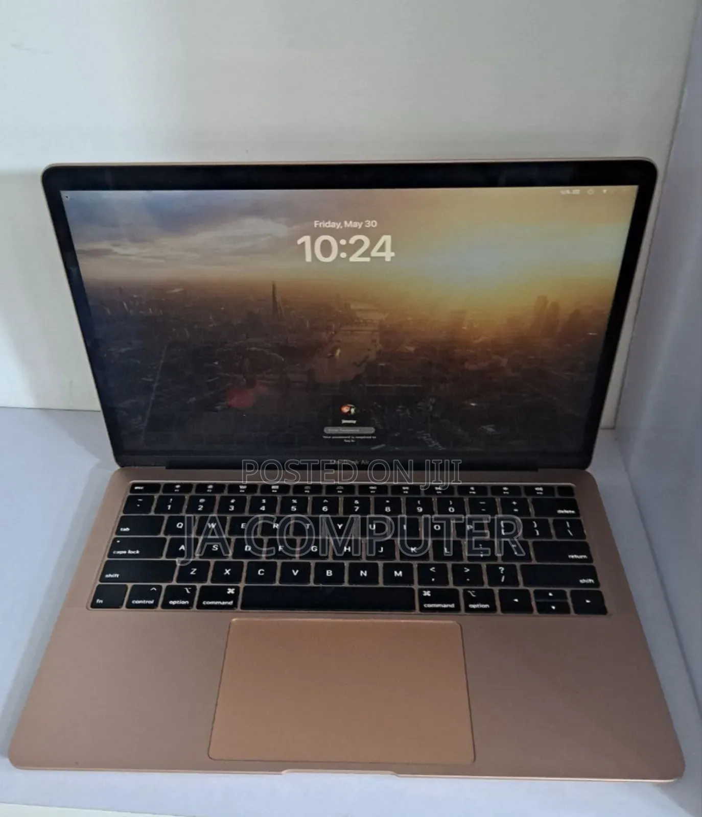 New Laptop Apple MacBook Air 2019 8GB Intel Core I5 SSD 256GB