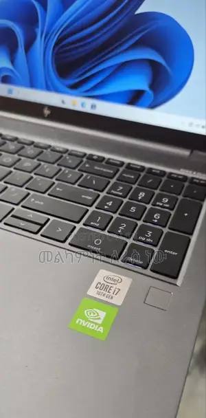 New Laptop HP ZBook Firefly 15 G7 16GB Intel Core I7 SSD 512GB