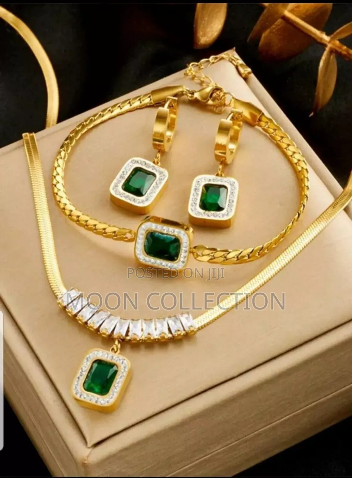 Stain Less Still Womens Neckless , Bracelet, Earings Set