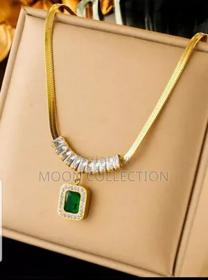 Stain Less Still Womens Neckless , Bracelet, Earings Set