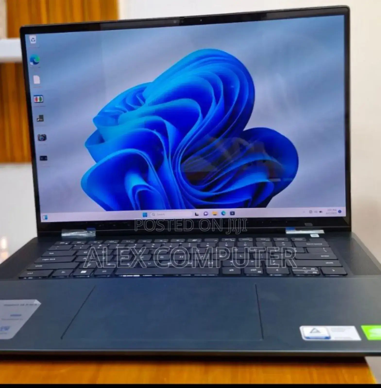 New Laptop Dell Inspiron 16 5620 16GB Intel Core I7 SSD 1T