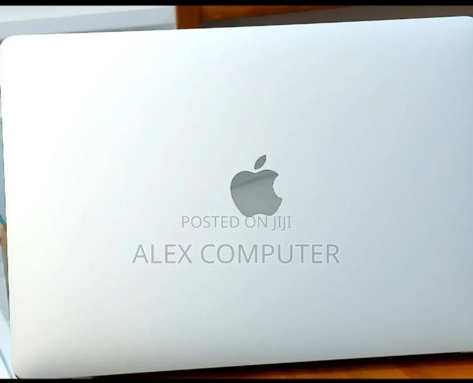 New Laptop Apple MacBook Pro 2021 M1 8GB Apple M1 SSD 512GB