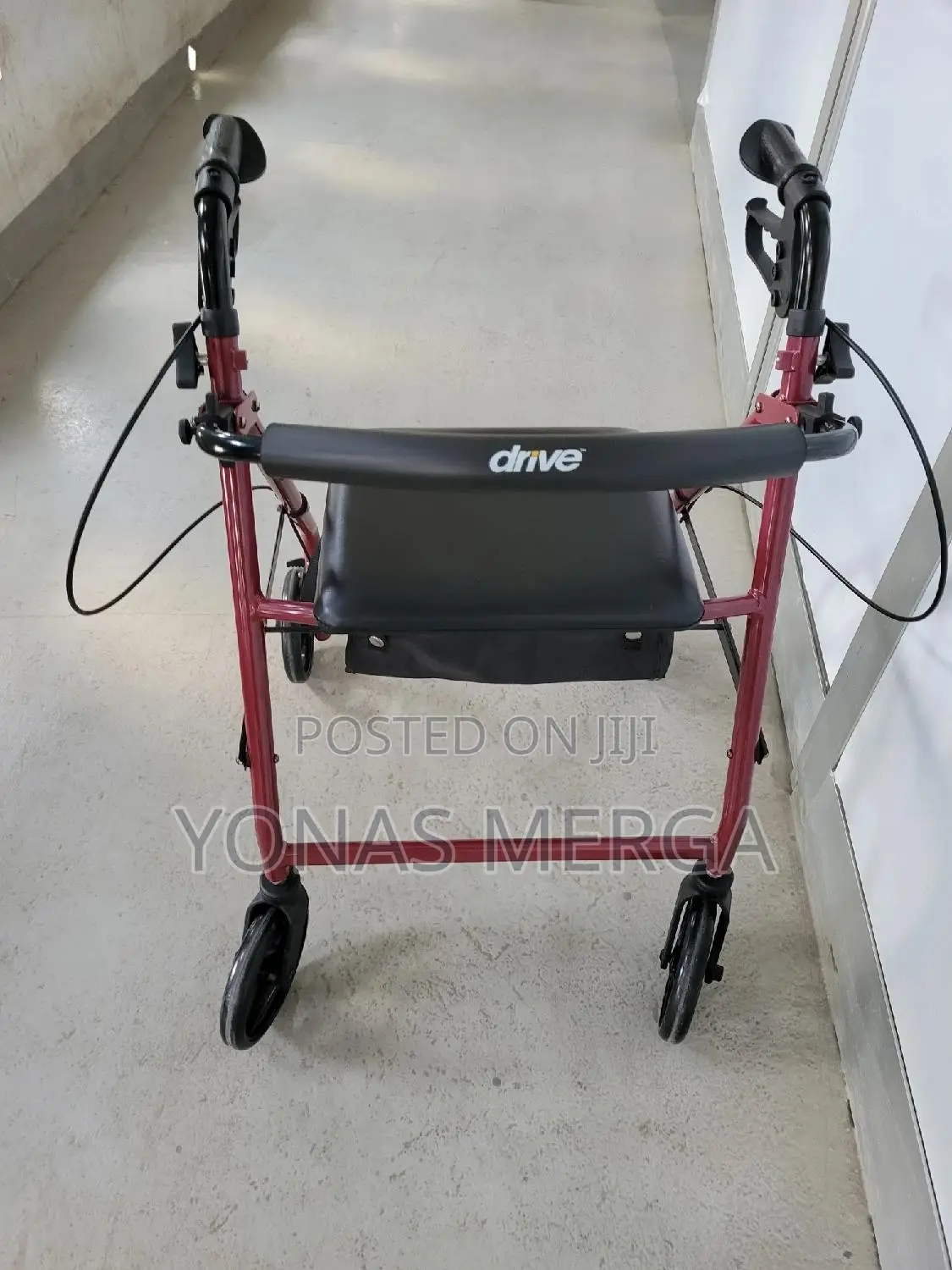 Walker//Walker**Smooth Gliding, Easy Rolling Walking Frame