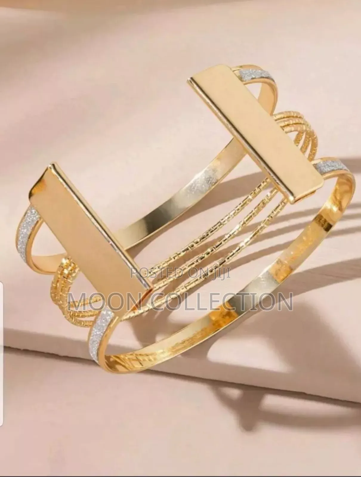 Stylish Matte Sequin Hollow Bracelet