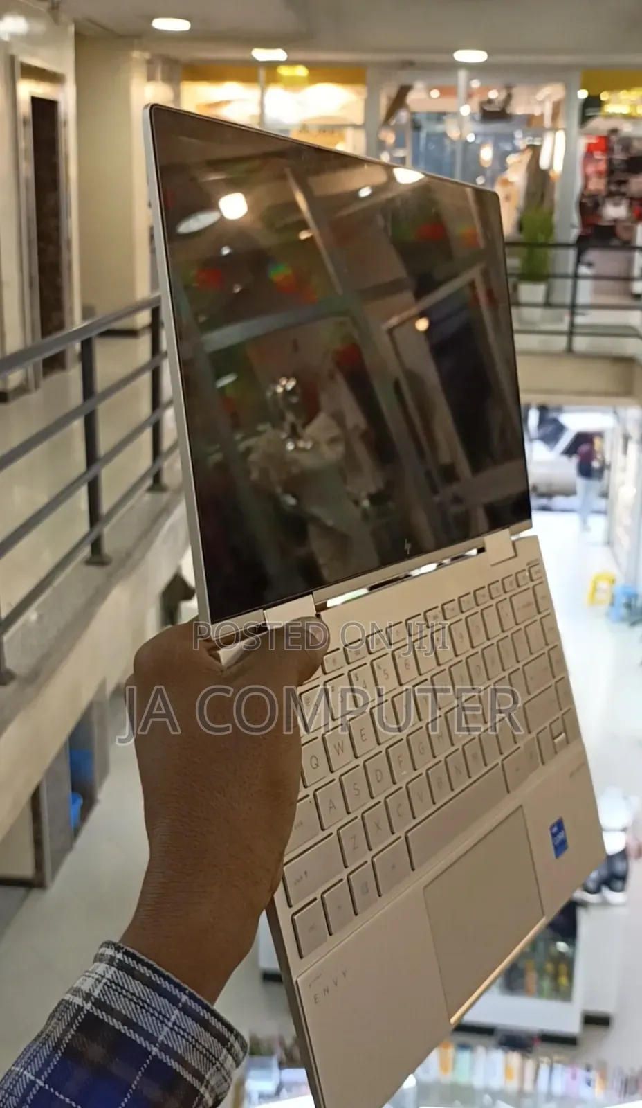 New Laptop HP Envy X360 8GB Intel Core I7 SSD 1T