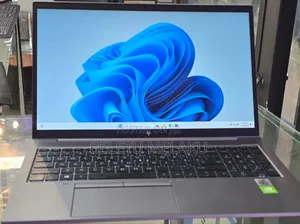 New Laptop HP ZBook Firefly 15 G7 16GB Intel Core I7 SSD 512GB