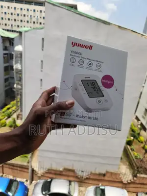 Photo - Digital Blood Pressuer Monitor半夜digital Blood Pressuer Bp