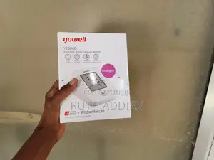 Photo - Digital Blood Pressuer Monitor半島medical Blood Pressure New