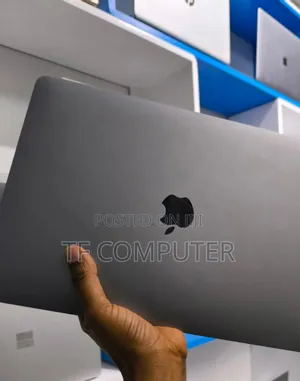 New Laptop Apple MacBook Pro 2022 M2 8GB Apple M2 SSD 256GB