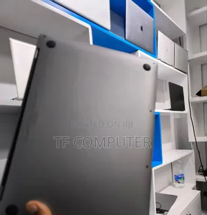 New Laptop Apple MacBook Pro 2022 M2 8GB Apple M2 SSD 256GB