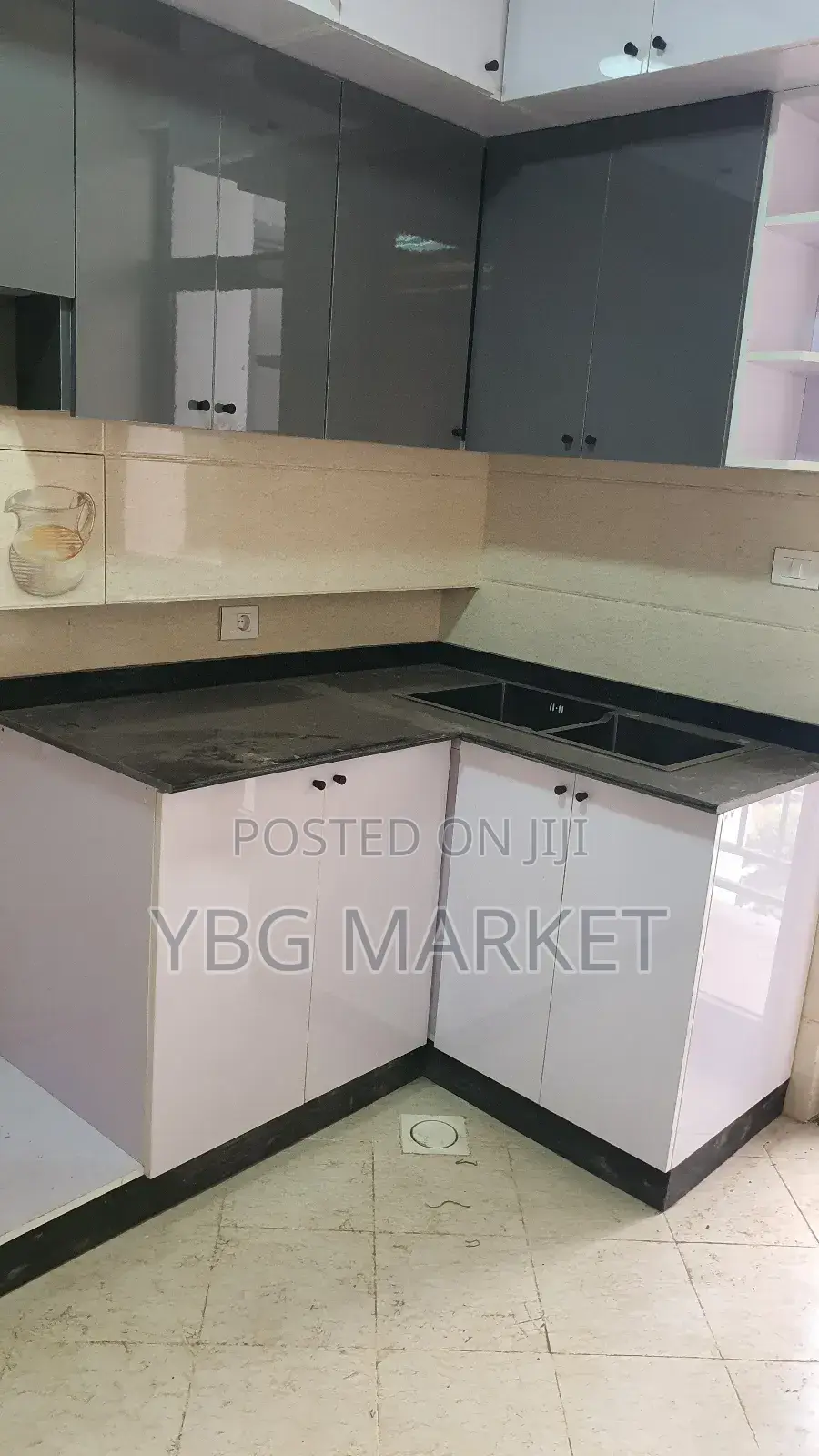 Furnished 3bdrm Apartment in Appartment, Yeka for sale