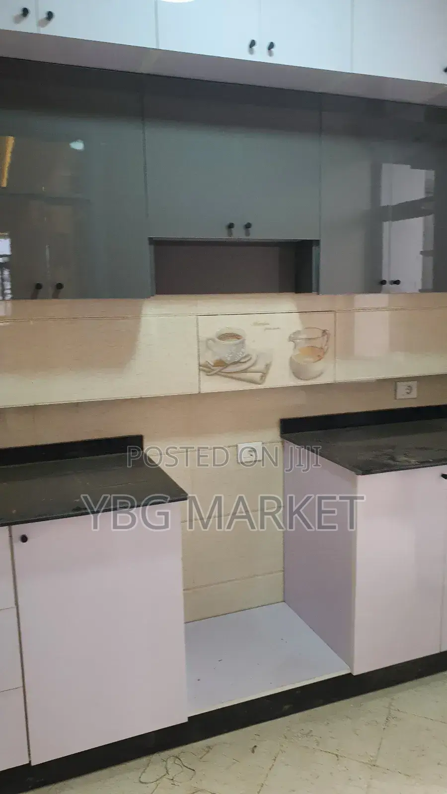 Furnished 3bdrm Apartment in Appartment, Yeka for sale