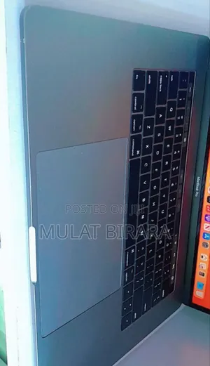 New Laptop Apple MacBook Pro 2017 16GB Intel Core I7 SSD 512GB