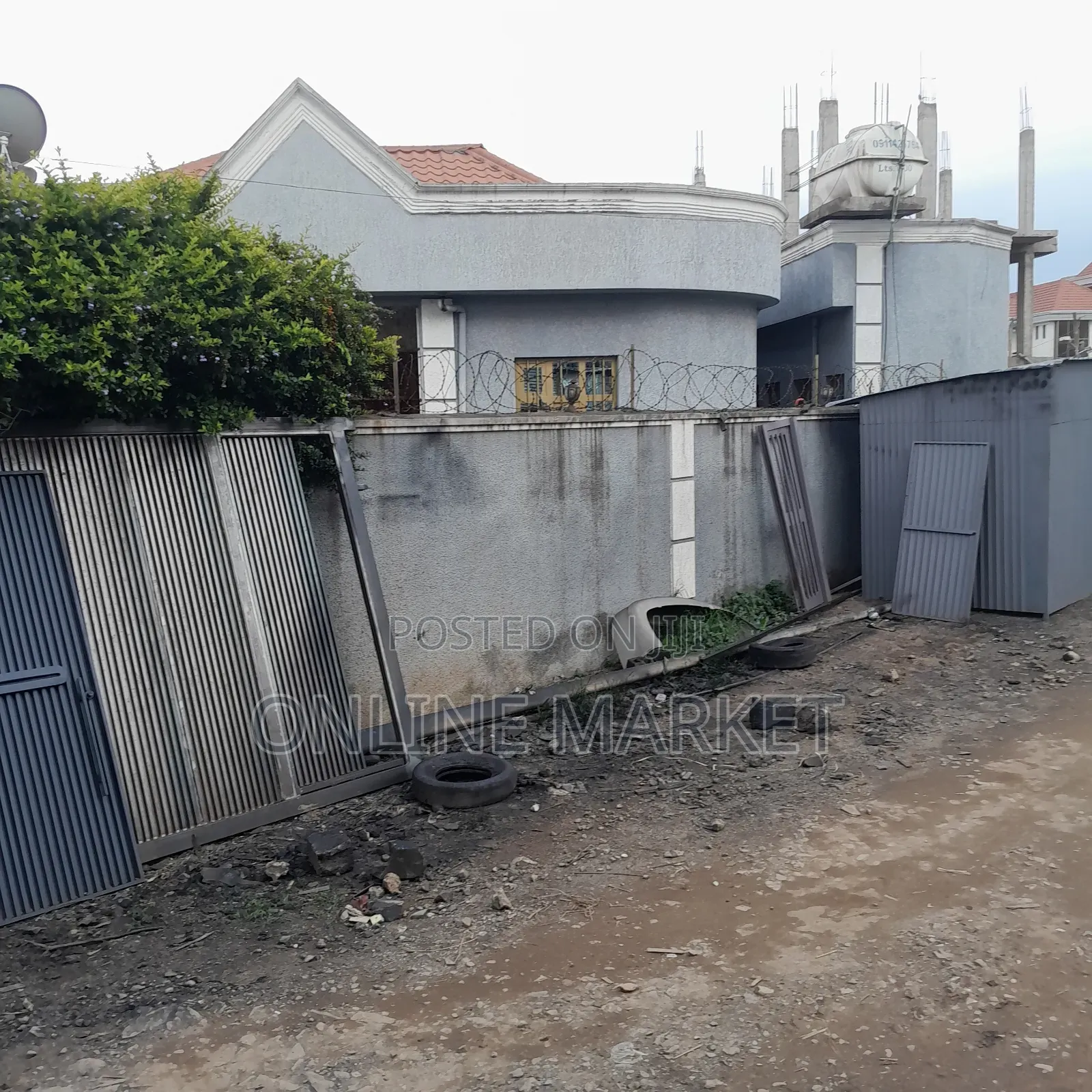 Furnished 5bdrm Villa in Kolfe Keranio for sale