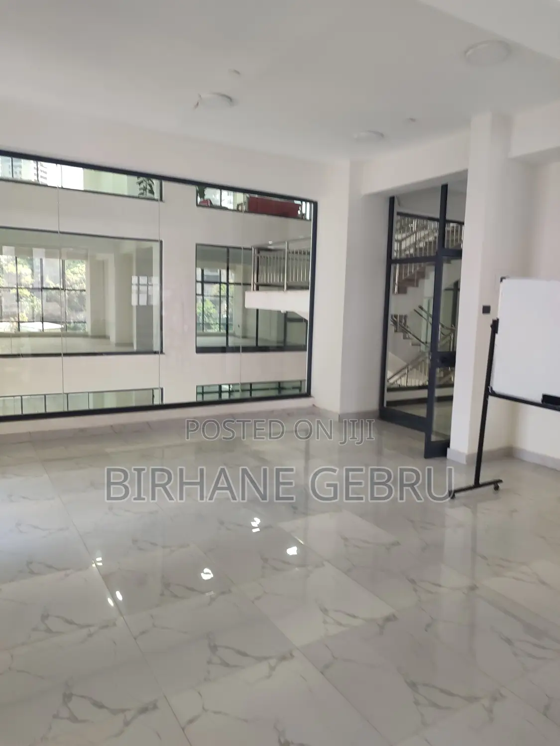 Luxury Complex Apartiment Rent for Cafe and Resturant