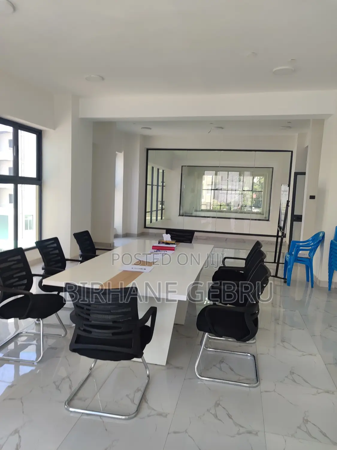 Luxury Complex Apartiment Rent for Cafe and Resturant