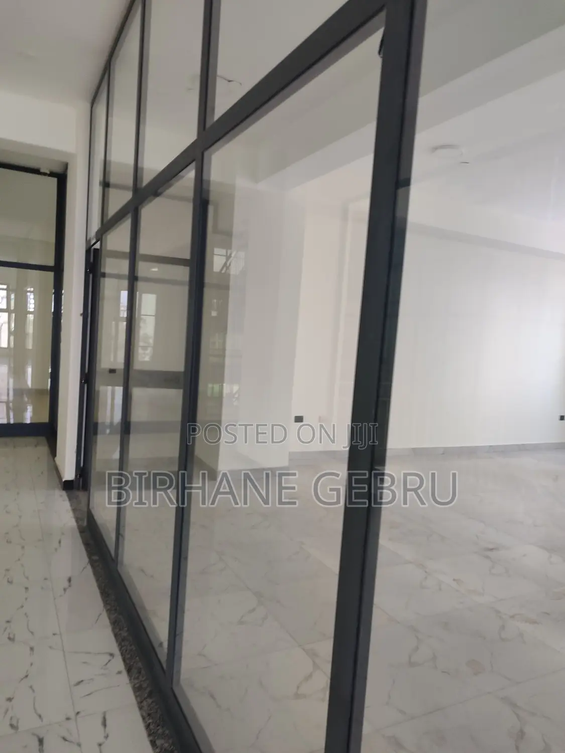 Luxury Complex Apartiment Rent for Cafe and Resturant