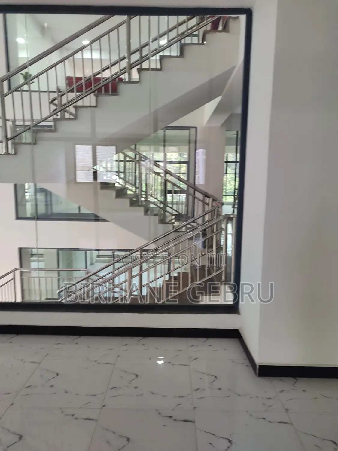 Luxury Complex Apartiment Rent for Cafe and Resturant