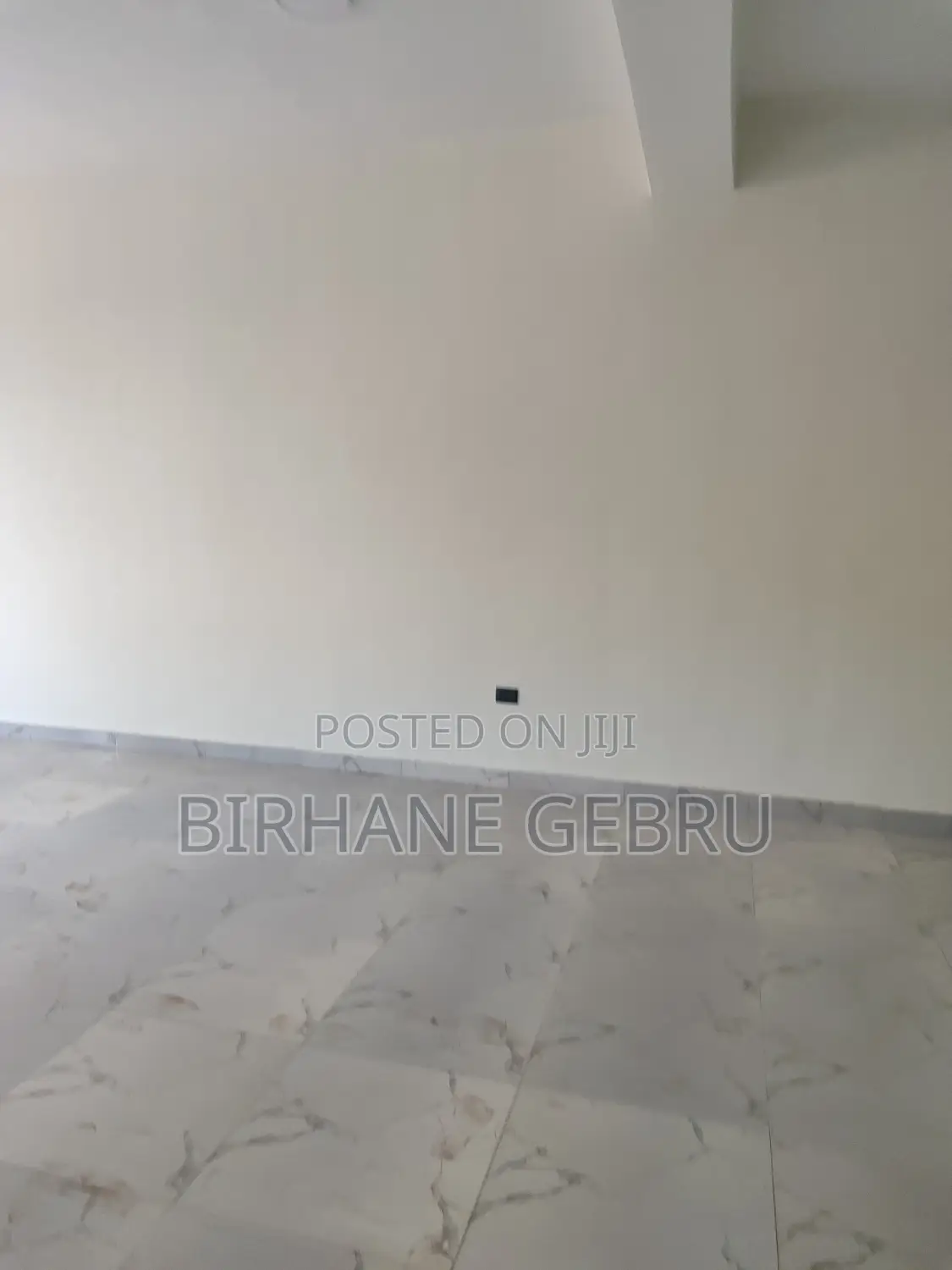 Luxury Complex Apartiment Rent for Cafe and Resturant