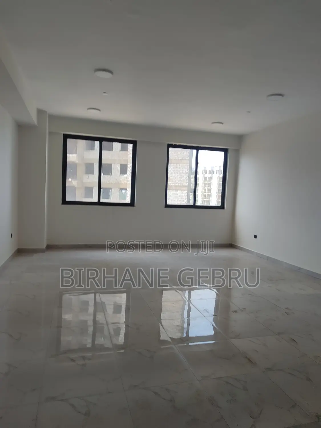 Luxury Complex Apartiment Rent for Cafe and Resturant