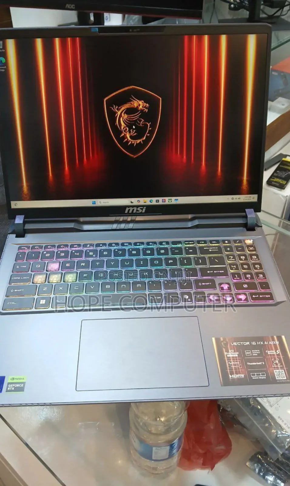 New Laptop MSI Vector 17 HX AI A2XWJG 16GB Intel Core Ultra 7 SSD 1T