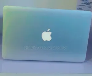 New Laptop Apple MacBook 2013 4GB Intel Core I5 SSD 256GB