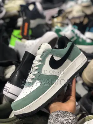 Nike Air Force 1 Light Green