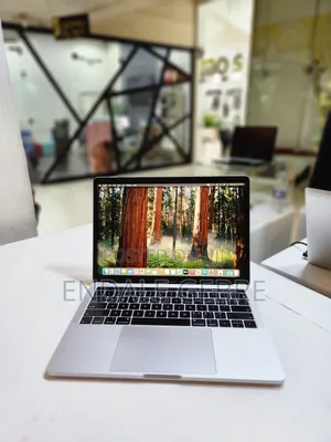 New Laptop Apple MacBook Pro 2018 8GB Intel Core I5 SSD 256GB