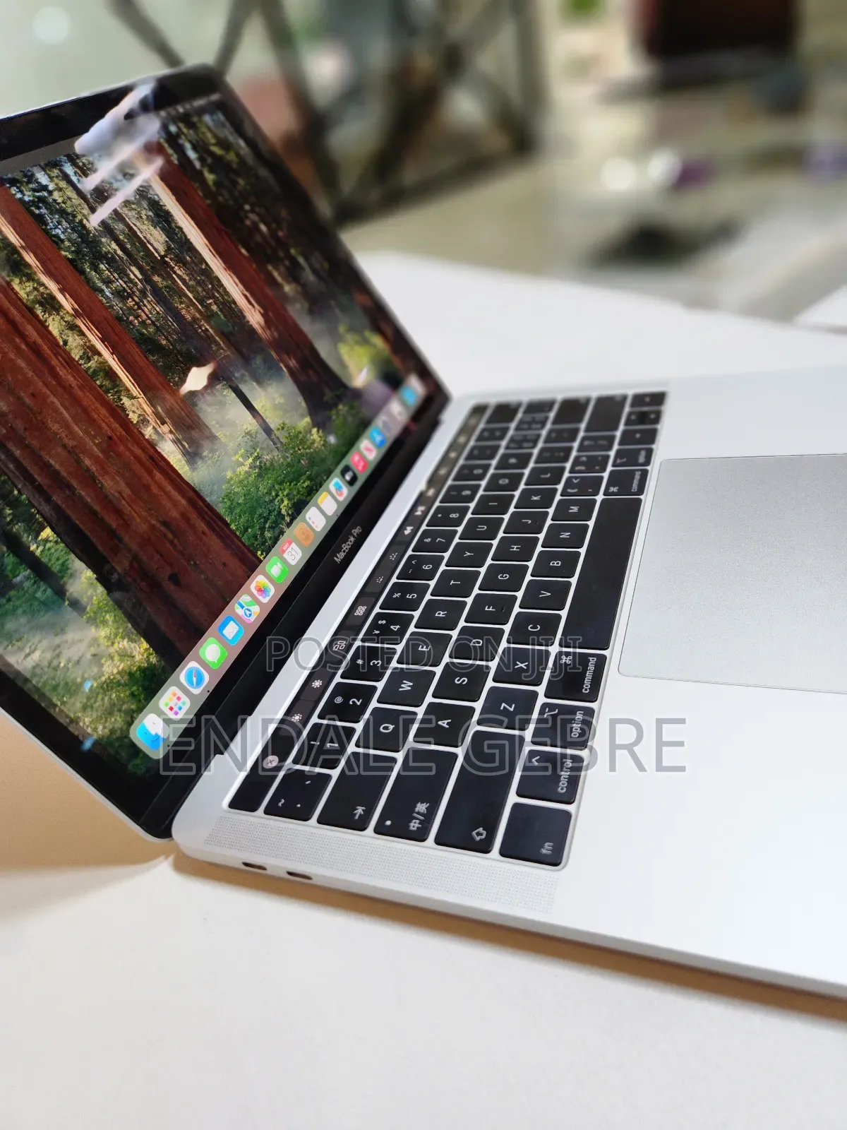 New Laptop Apple MacBook Pro 2018 8GB Intel Core I5 SSD 256GB