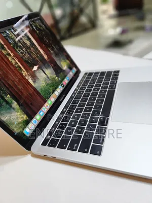 New Laptop Apple MacBook Pro 2018 8GB Intel Core I5 SSD 256GB