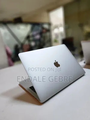 New Laptop Apple MacBook Pro 2018 8GB Intel Core I5 SSD 256GB